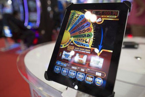 LUCKY NJ GAMBLER HITS RECORD JACKPOT!